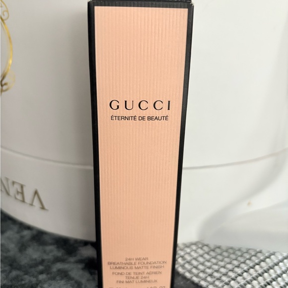 Gucci Éternité de Beauté Foundation - Soft Pink - Picture 1 of 3